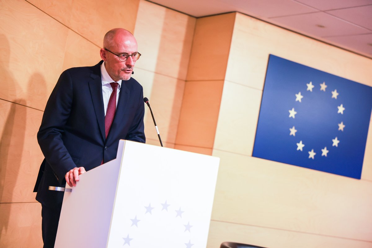 Comissió Europea 🇪🇺 (@comissioeuropea) on Twitter photo 🇪🇺🇩🇰 Organitzem amb <a href="/Europarl_CAT/">Parlament Europeu</a> i l’ambaixada de Dinamarca a Espanya l'acte de presentació de les prioritats de la Presidència danesa del <a href="/EUCouncil/">EU Council</a> de la mà de <a href="/Embajador_DK/">Michael Braad 🇩🇰</a>.
Una Europa segura, competitiva i verda.
Més detalls ⬇️
europa.eu/!fR3nd9 🇪🇺🇩🇰 Organitzem amb <a href="/Europarl_CAT/">Parlament Europeu</a> i l’ambaixada de Dinamarca a Espanya l'acte de presentació de les prioritats de la Presidència danesa del <a href="/EUCouncil/">EU Council</a> de la mà de <a href="/Embajador_DK/">Michael Braad 🇩🇰</a>.
Una Europa segura, competitiva i verda.
Més detalls ⬇️
europa.eu/!fR3nd9