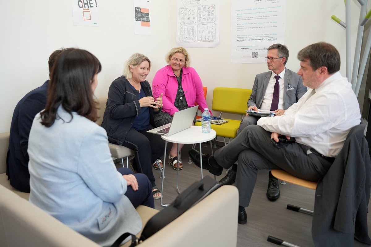 👥 Réunion des chefs de service régionaux (SR) et des services inter-académiques (SIA) et de leurs adjoints, jeudi 10 juillet au rectorat de <a href="/RA_GrandEst/">Région académique Grand Est</a>.
👉 Un temps d’échanges pour approfondir collectivement la réalité de la région académique et évoquer les projets à venir