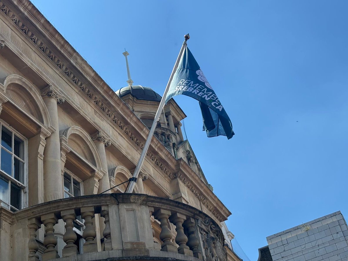Jas_Athwal's tweet image. Today, our community in Ilford came together to remember the Srebrenica genocide.
30 years ago over 8,000 Muslim men & boys were murdered because of their faith, their culture, & their God. During this period, women and girls were also subject to sexual violence.
Even today,…