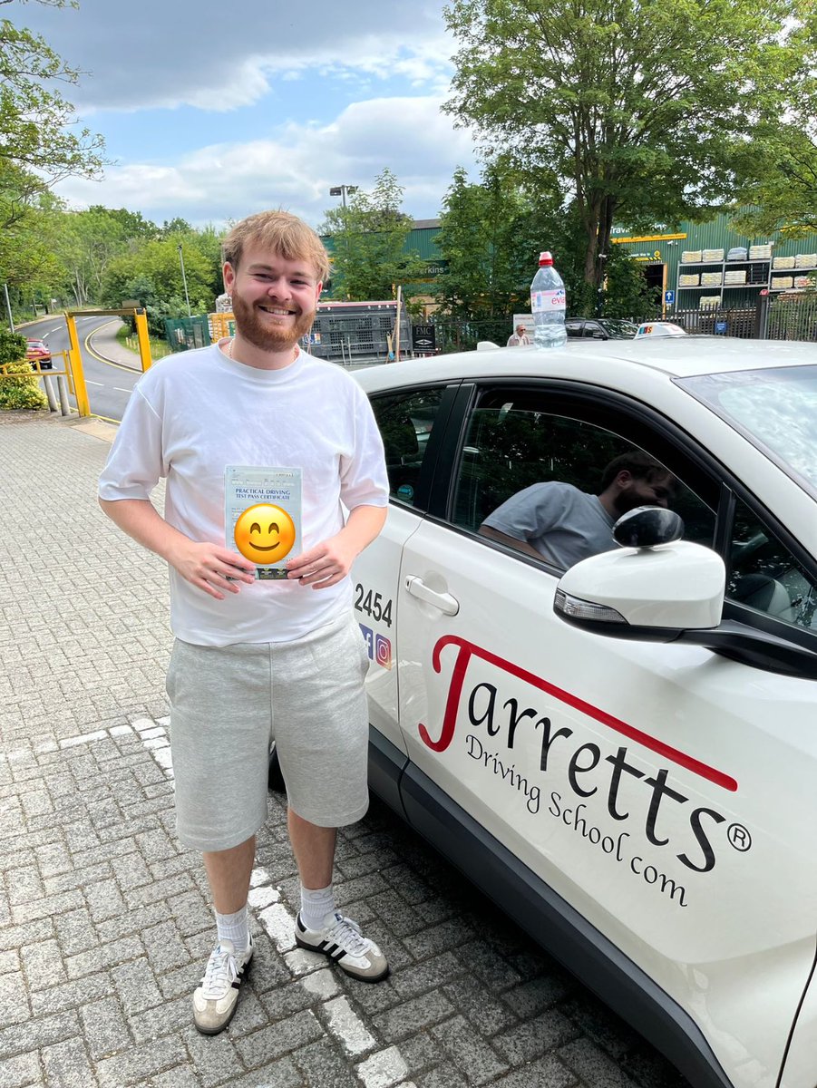 JarrettsDriving's tweet image. Another driving test pass and with a fantastic result. Congratulations Kai Roper for passing your driving test FIRST TIME and with ZERO faults. Your driving instructor Jay definitely prepared you well. An extraordinary result!!

#drivinglessons #drivingtest #passfirsttime