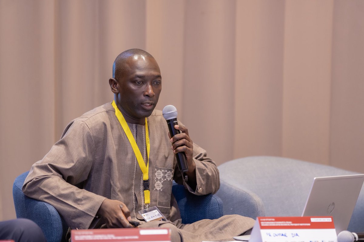 Le CLAD a présenté son projet au Colloque international sur le multilinguisme de l’IFEF :
« Didactisation des maths &amp; DNL en sérère/français à l’élémentaire ».
Une approche bilingue innovante portée par le Pr. Ndione &amp; Dr. Dia.
#CLAD #Multilinguisme #Francophonie #ucad #kebetu