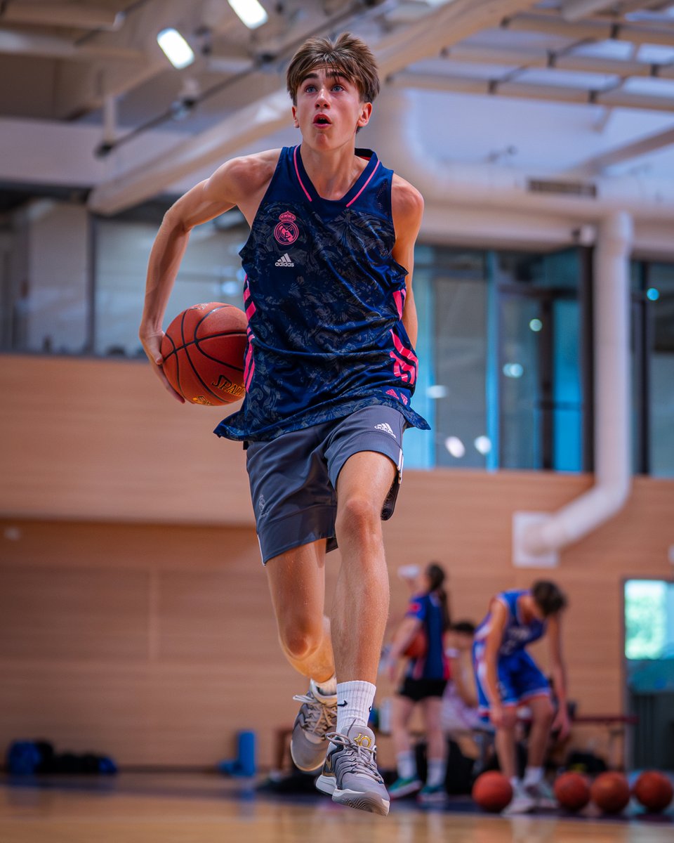 Fun_Realmadrid's tweet image. ⛹️♀️ El valor de la IGUALDAD nos ha brindado en este último día del XVI Campus Sociodeportivo de Baloncesto la oportunidad de disfrutar de nuestras competiciones con deportividad y generosidad hacia los demás. ¡Hoy todos son protagonistas!
💫 Ponemos fin a una edición más del…