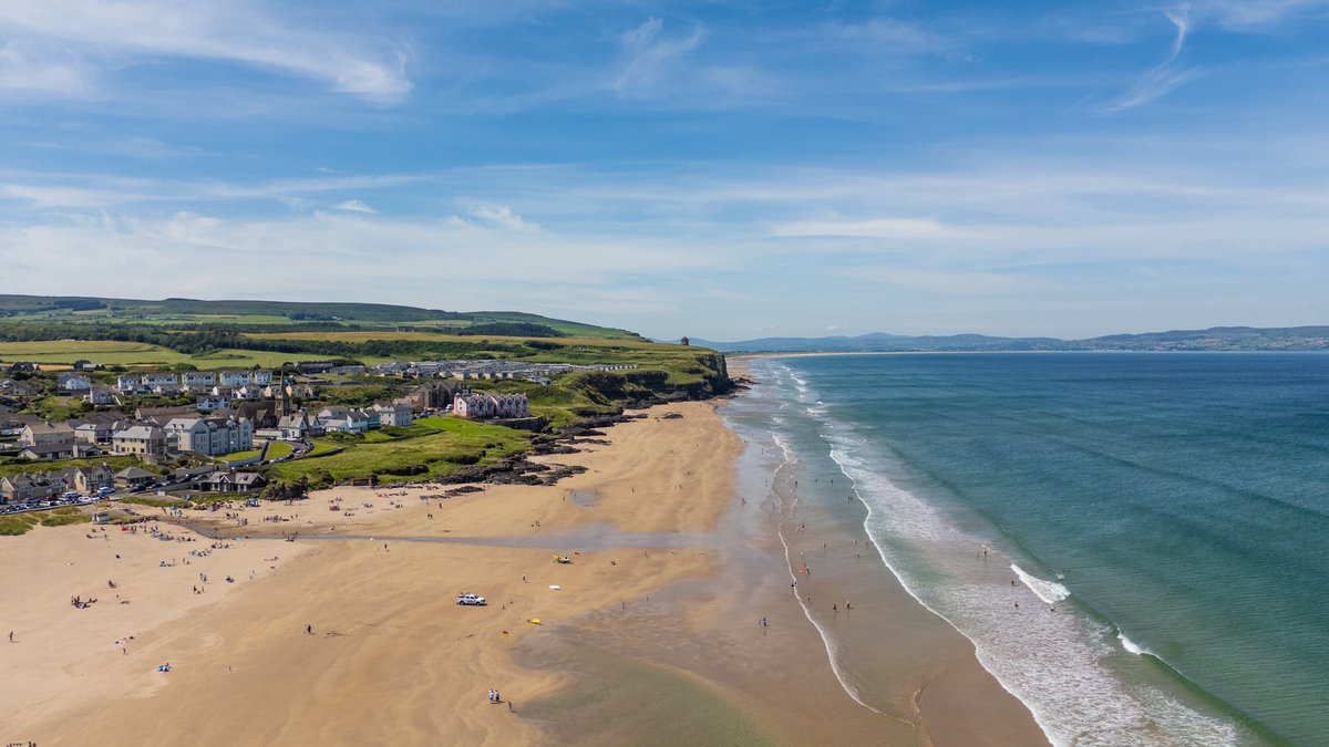 What a day to enjoy the beautiful North Coast at Castlerock <a href="/WeatherCee/">Cecilia Daly</a> <a href="/LoveBallymena/">Love Ballymena</a> <a href="/barrabest/">Barra Best</a> <a href="/Louise_utv/">Louise Small</a> <a href="/linzilima/">Linzi Lima</a> <a href="/WeatherAisling/">Aisling Creevey</a> <a href="/VisitCauseway/">Visit Causeway Coast & Glens</a> <a href="/BelfastLive/">Belfast Live</a>