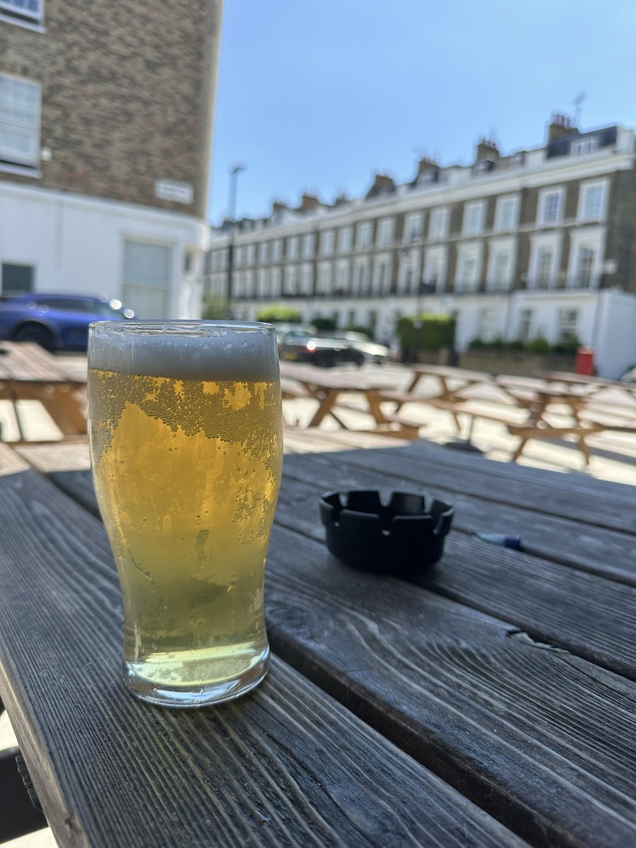 TrainCzar's tweet photo. the boss man let me have a cheeky lunch pint before the afternoon meetings - blessed 🙏!! https://t.co/NZMUTnljOt