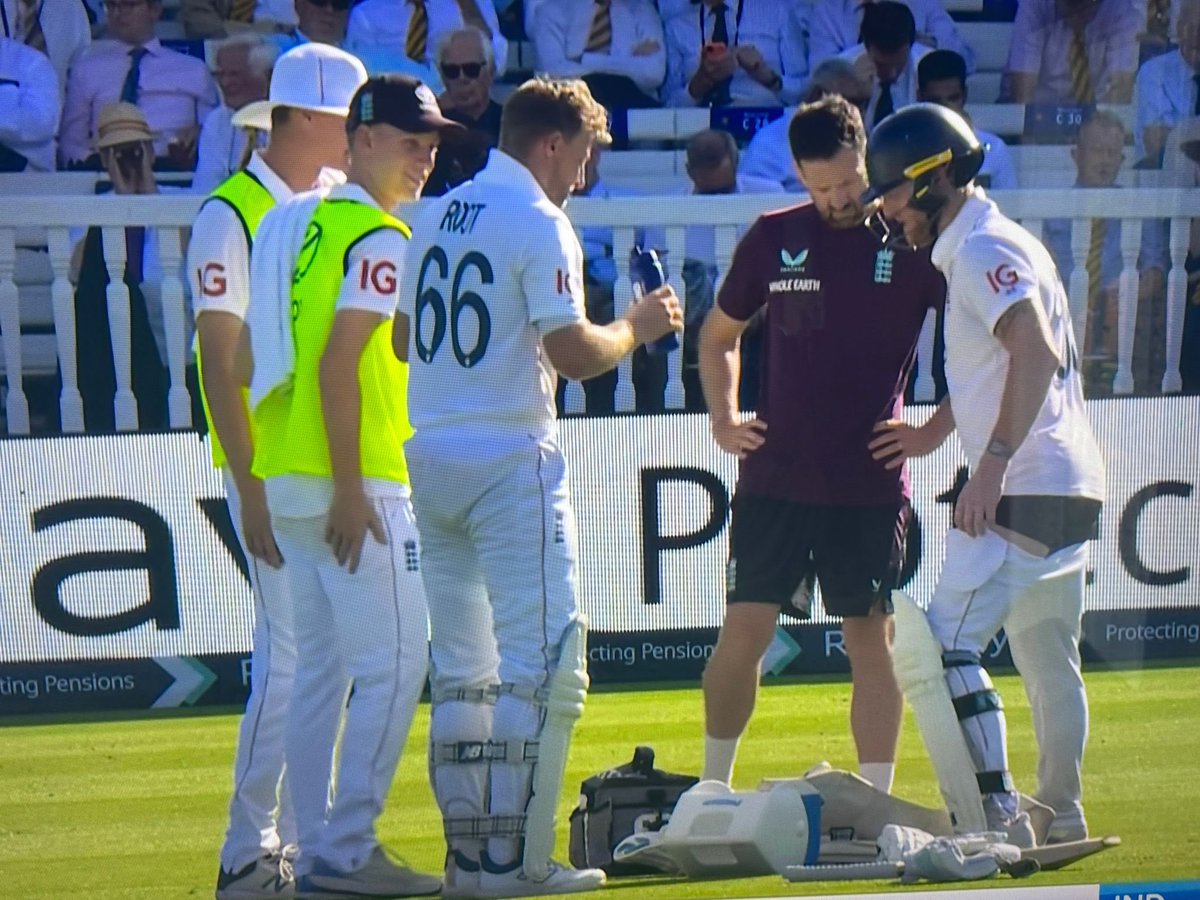Good to see 2024 Boys XI captain Max Dunne (SU 2019-24) performing 12th man duties at Lord’s this week🏏☀️👍