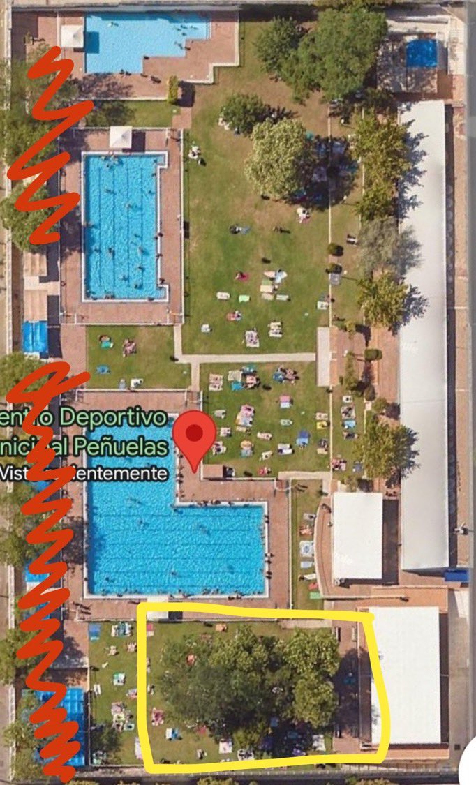 📌 Piscina de Peñuelas 

A falta de que (re)abran la única piscina pública de Arganzuela en unos días o semanas, lo que si me comentan es que por supuesto el arbolado del área en rojo ya no existe…ni existirá 

Porque en Madrid no hay obra sin talas ni piscina con sombra 

📸