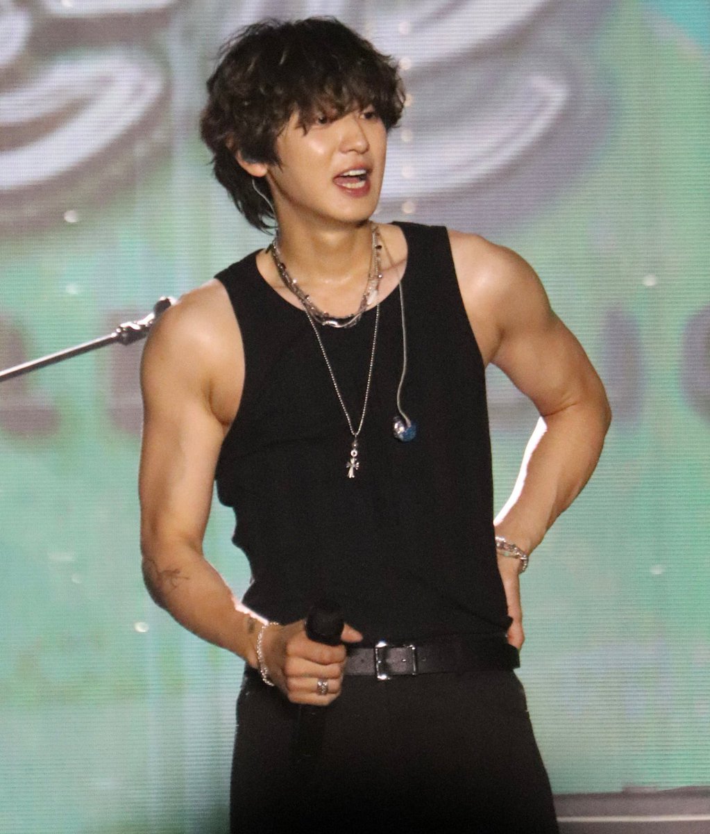 DailyChanyeol27's tweet image. 🖤🤍

#CHANYEOL #찬열