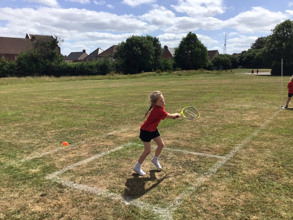 SPS_Year_3's tweet photo. The summer term calls for one thing in PE - ROUNDERS - this we we introduced the founders bat! https://t.co/vz4rZ2lgHI