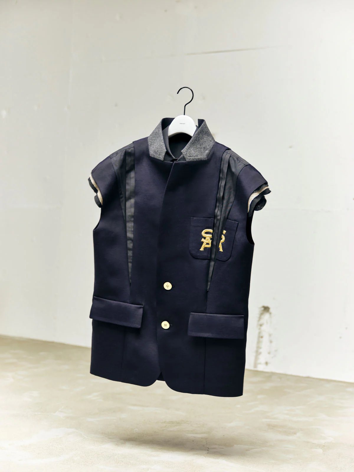 sacai ジレ vrai bébé on X: 