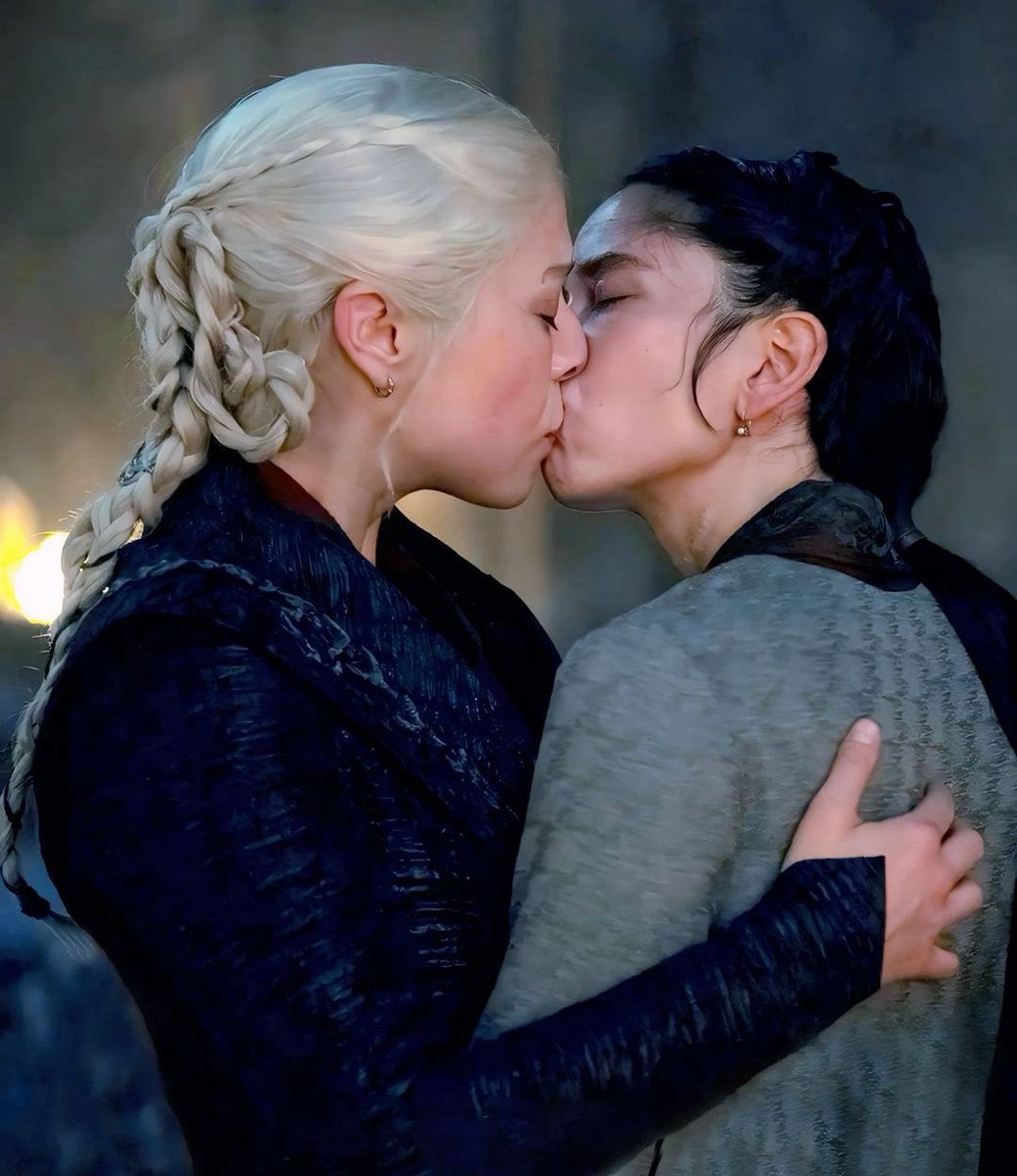 RealMisCurator's tweet image. Rhaesaria s and RealmsMisery enjoyers. This is the RealmsMisery art gallery. A all in one place to share all of our art of Rhaenyra Targaryen and Mysaria. If you have art you’d like to share tag the account or shoot us a DM. Be kind, respectful and enjoy❤️🖤🩶🤍
