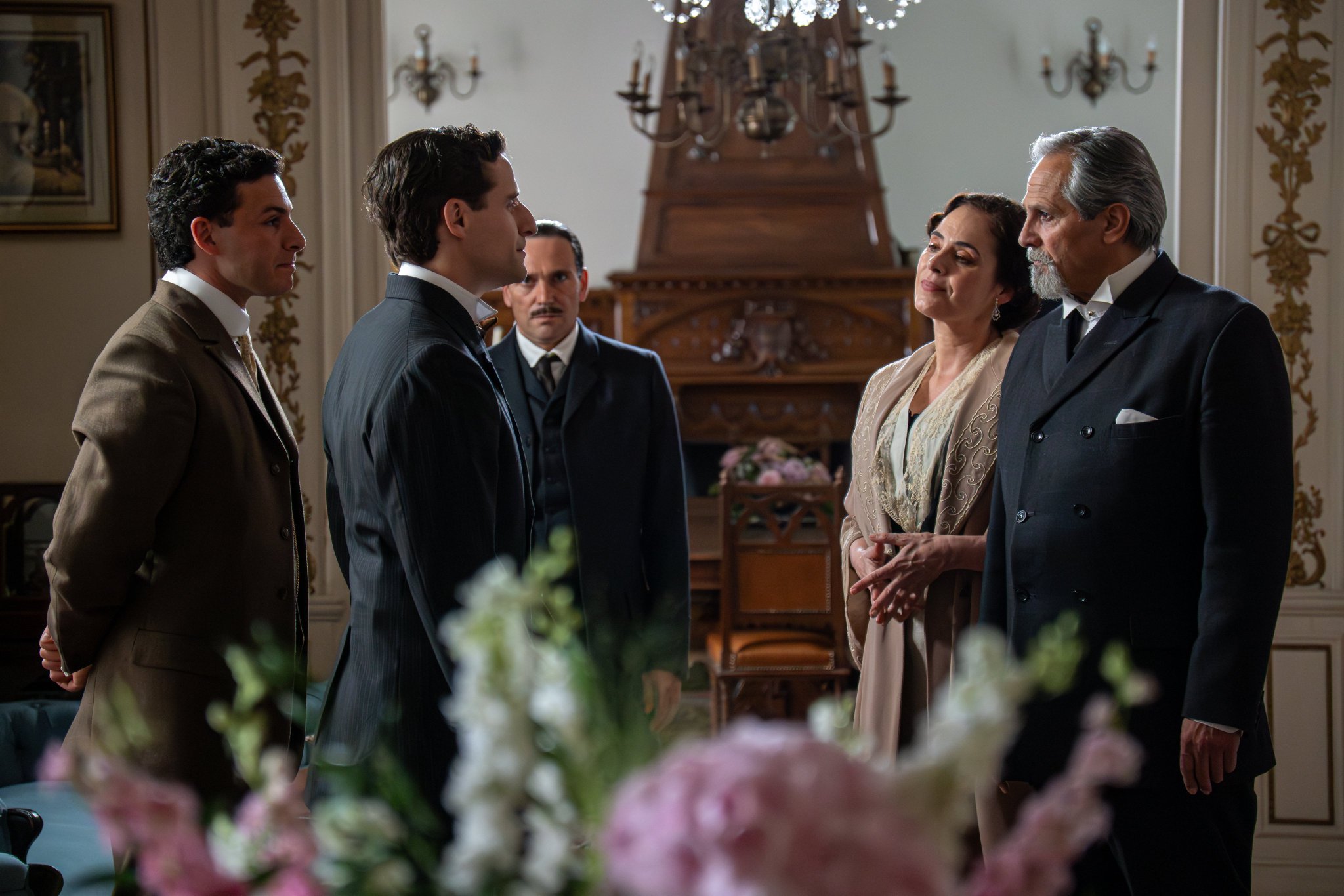 La Promesa on X: "Curro y Ángela se dejan llevar por la pasión ❤️‍🔥 Te  dejamos un avance de los próximos capítulos de #LaPromesa  https://t.co/q38CI2Z3xi https://t.co/LJP68xd9NY" / X