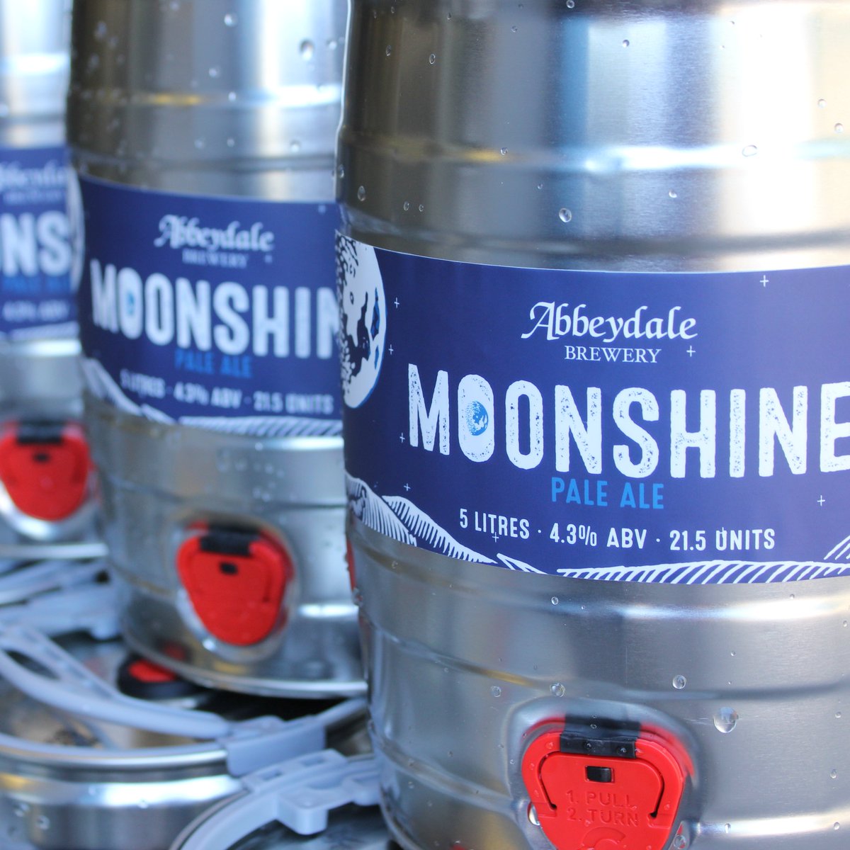 Freshly filled Moonshine minis in the shop RIGHT NOW! We're open til 5pm if you'd like to come and get one from the fridge 😎
