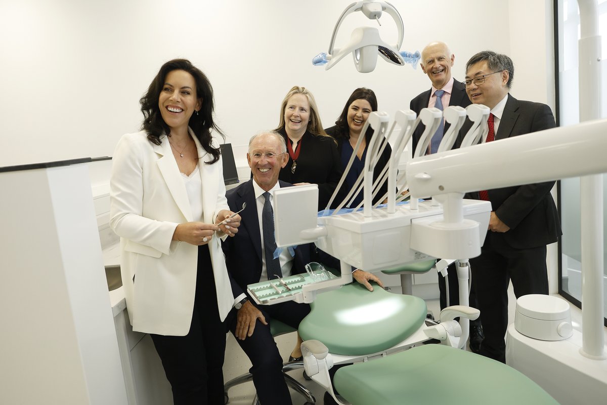 RCSI_Irl's tweet image. We were pleased to welcome Minister for Health Jennifer Carroll MacNeill to open the @RCSI_Dentistry purpose-built €12m Dental Education Centre in Sandyford - a milestone in the expansion of dental education in Ireland.
➡️ rcsi.com/dublin/news-an…
#RCSIeducate @roinnslainte