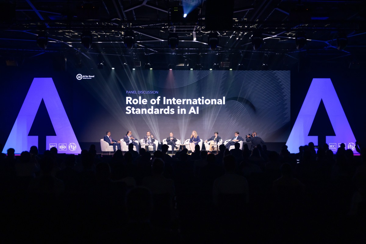 AIforGood's tweet image. The #AIforGood Global Summit continued with the opening of the AI Standardization Exchange on Center Stage, setting the tone for how #AI standards and #collaboration will shape an interoperable, secure, and human-centered future.
This session’s highlights included:
👉 The Role…