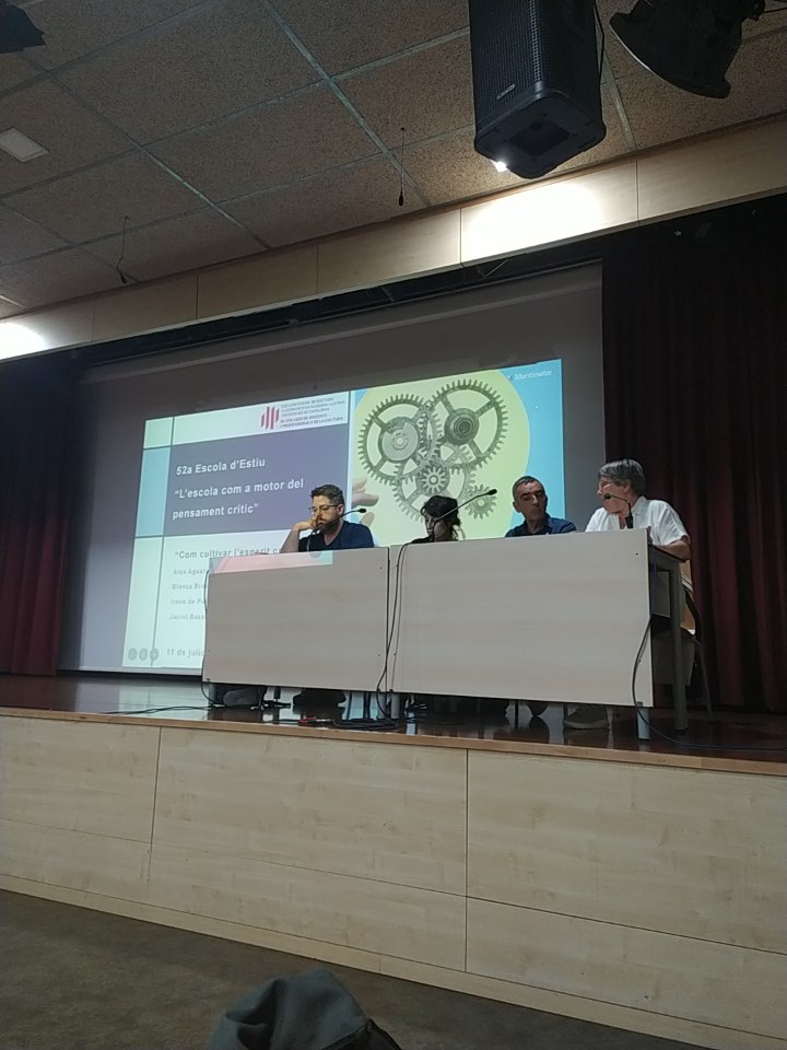 Segona sessió plenària de l'#EscolaEstiuCDL: "Com es pot cultivar l'esperit crític?"
Amb Àlex Agustí, Blanca Bravo i Irene de Puig
Modera: Jacint Bassó