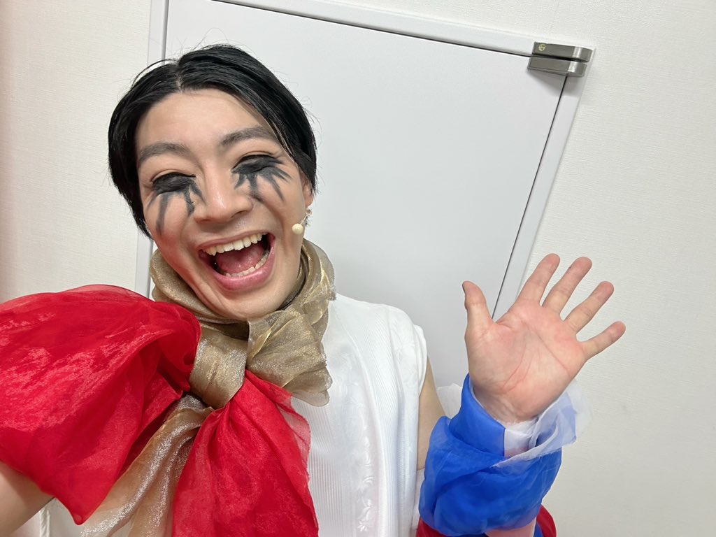 #ヴィアインザッツ 2日目マチネ！ありがとうございました！

本編アフイベ共にお楽しみいただけましたでしょうか？

クイズ大会もラウンドガールも大盛り上がりでしたね！

このあと18:00からソワレ！
当日券出ますのでお時間ありましたら是非スペースゼロまでお越しくださいませ‼️