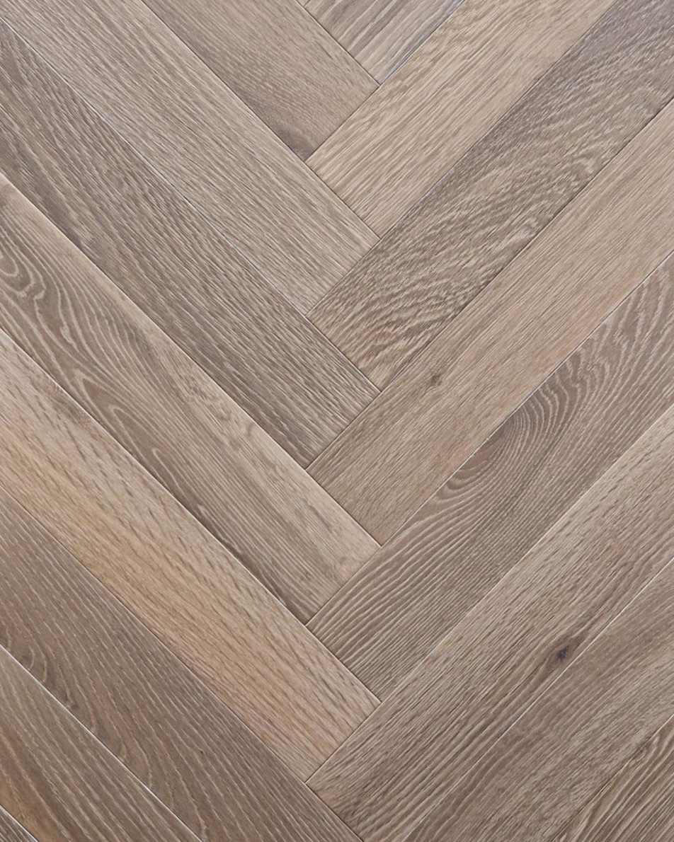 OakleyProducts's tweet image. We love going the extra mile for our clients — and this recent project is proof!
For a particular job, we sourced Decka Plank Texas in Herringbone.

#DeckaPlank #HerringboneFloor #HomeImprovement #Craftsmanship #deckaplanktexas #UniqueDesigns #ClientFirst #oakleyproducts