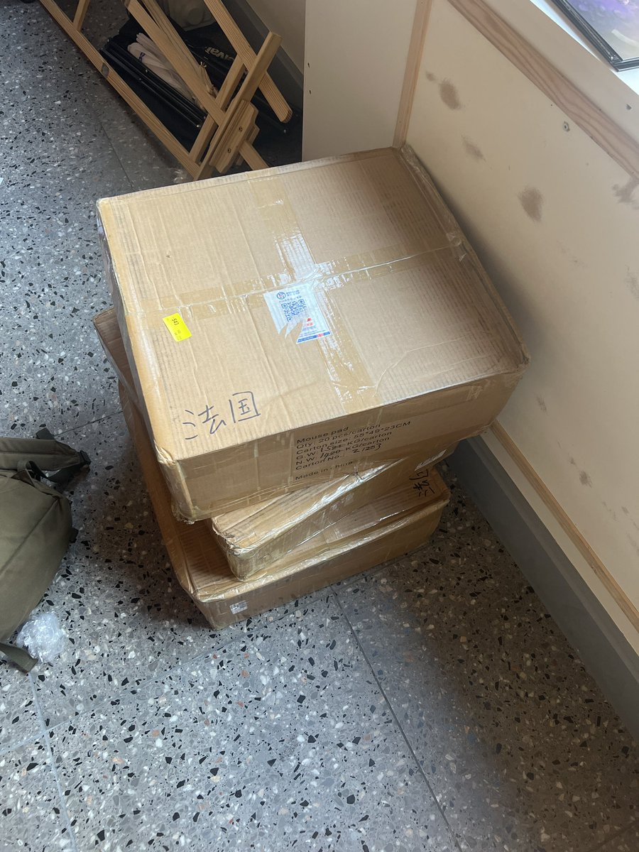 NeoxR6's tweet image. Désolée du retard mais les tapis commandé  arrive 🙏