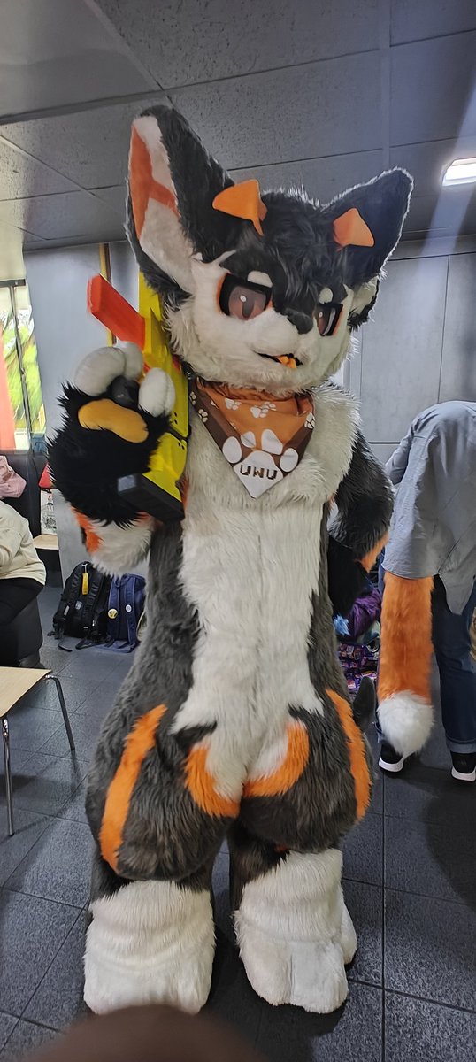 Ready for battle in fortnite! 

#FursuitFriday #FursuitEveryday #fursuiter #fursuiting #fursuit #Furry