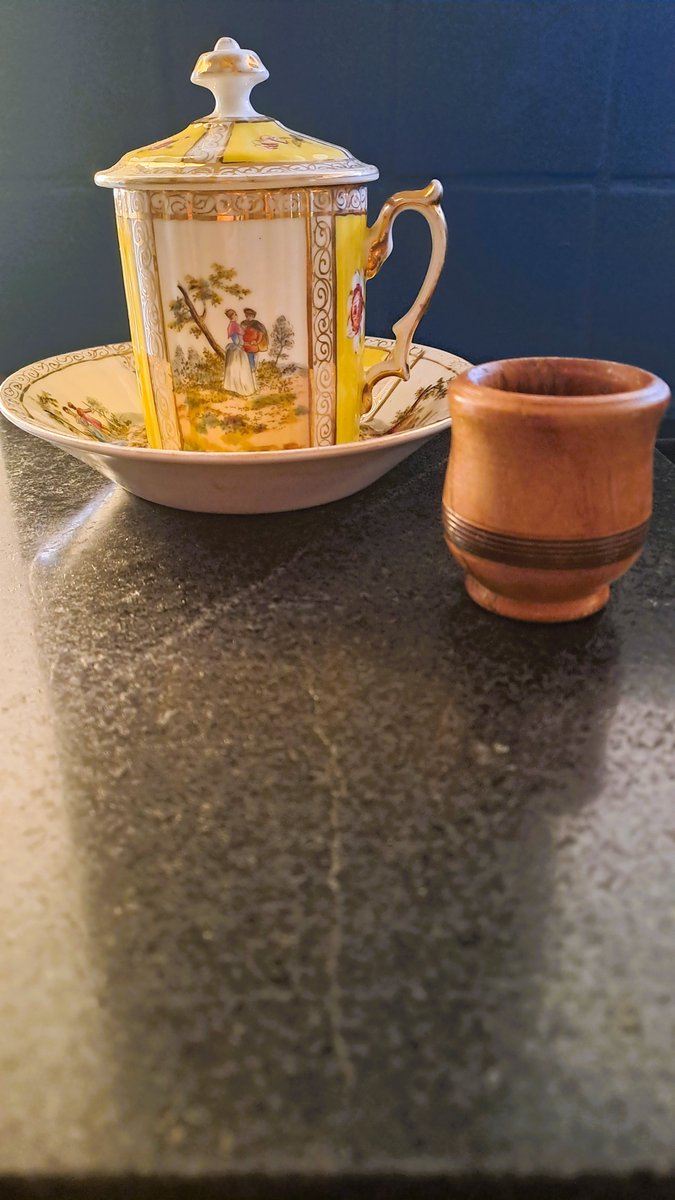 Ever wondered what a Trembleuse was? Well, my Blog article reveals all. If you're hankering for a comfy nostalgic hot chocolate in this crazy heat (unless you're somewhere it's crazy cold, in which case you will definitiely be hankering) Visit museumofkitchenalia.co.uk/museum-blog/f/…