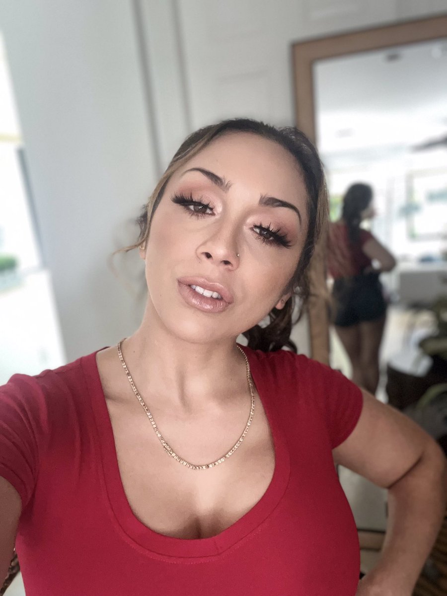st_sissie's tweet photo. Living life and putting privacy at it’s optimum 🌻 https://t.co/QXR5TLZOsC