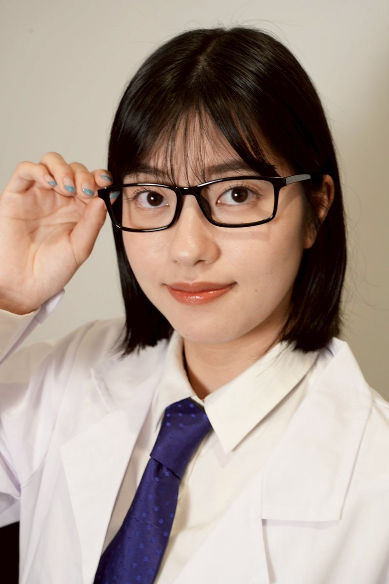 「#カリガリ姉妹」で #倉島颯良 さんが演じる主人公は、なんと「 #PLAYTIME」のヒロイン・ #町野明香里 の高校時代。つまり明香里がなんでサディスティックな性格になってしまったかを描く前日譚というか、パラレルワールドにもなっています!勿論、「PLAYTIME」を観てなくても楽しめるエンタメですよ!