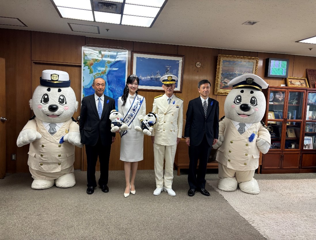 7/11（金曜）瀬口海上保安庁長官は、ミス日本「海の日」高橋彩乃さん