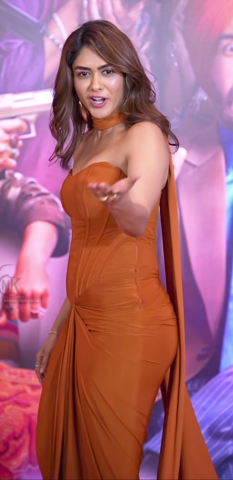 GvkDLWVXwAAMGc5?format=jpg&name=large