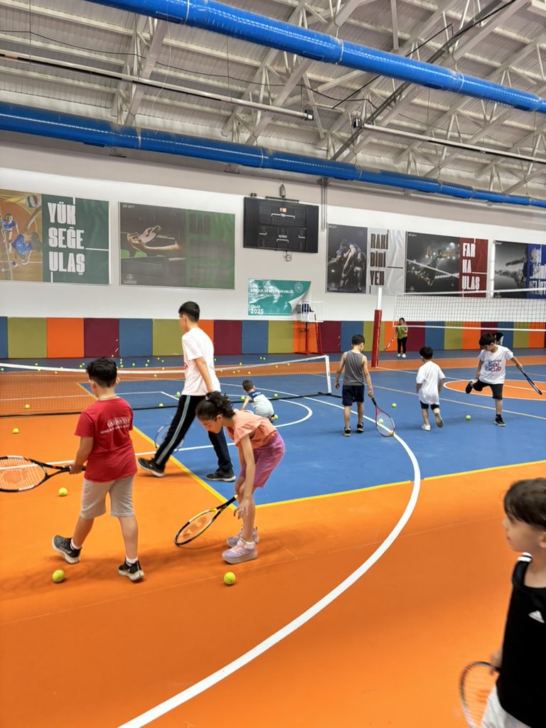 mhmtclk004's tweet photo. 📍 İslahiye Gençlik ve Spor İlçe Müdürlüğü
🎾 Tenis 7-14 yaş gurubu
🏐Voleybol 9-16 yaş gurubu
🥋Tekvondo 6-14 yaş gurubu
      Cimnastik 5-13 yaş grubu
      Pilates 15 yaş üstü kurslarımız devam ediyor.

@BBozgeyik_27 @Numannafizsahin @mehmetsoylu2023 @mer73093911 https://t.co/oGLTwV1h8f