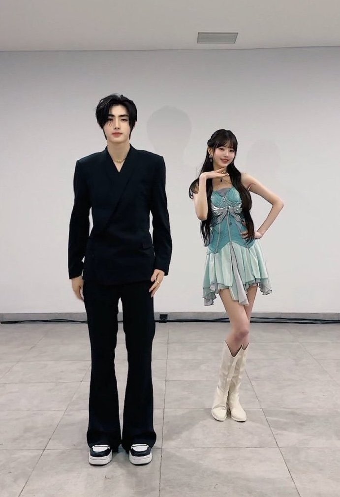 윤서 (@0nightly_) on Twitter photo 