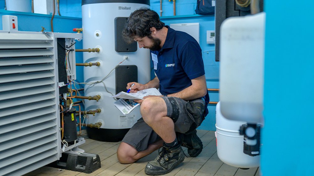 Confidence falls among plumbing and heating businesses as costs surge and workloads decline, says SNIPEF buildersmerchantsnews.co.uk/Confidence-fal…