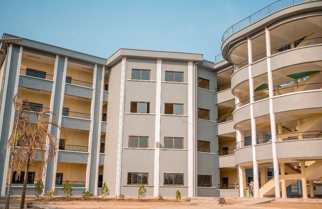 TIKO SUBDIVISION 
St. Mary's University Institute has been honored as an Outstanding Higher Education Institution by the Cameroon English Language Newspaper Publishers Association (CENPA). 

cameroonnewsagency.com/st-marys-unive…