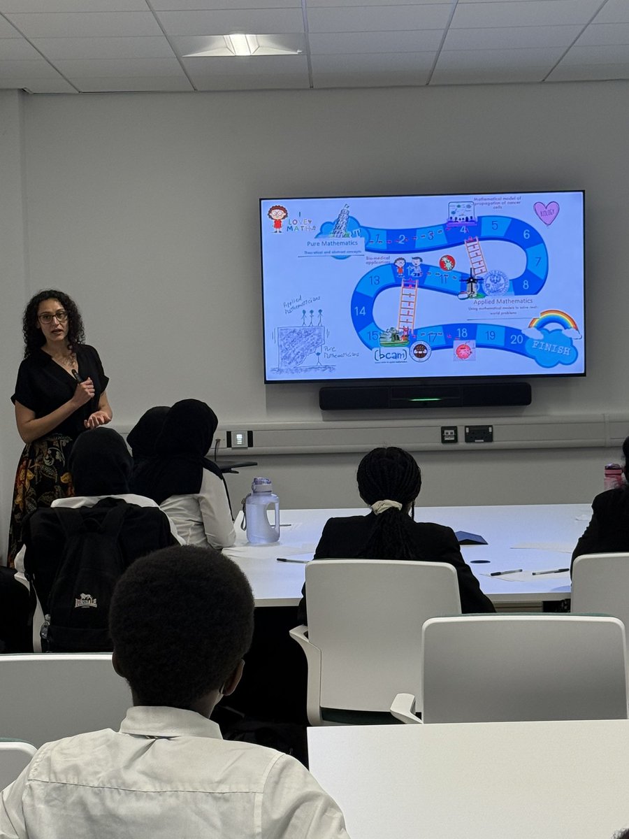 cdtgillett's tweet image. During graduation ceremonies this week @SMQB_UoB welcomed local schoolchildren for a Careers Day! We toured campus & explored #ICT careers, highlighting the diverse backgrounds of our ICT scientists. Thanks to everyone involved, especially SMQB’s own @D_E_Galvis & @imarinelli89!