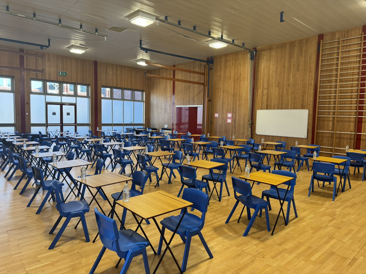Thank you to our volunteers from business and industry who are supporting today’s mock interviews.
An invaluable experience for our Year 10 students as they prepare for Year 11 and future college interviews. #CareerPreparation #ThankYou #WeAreCrofton