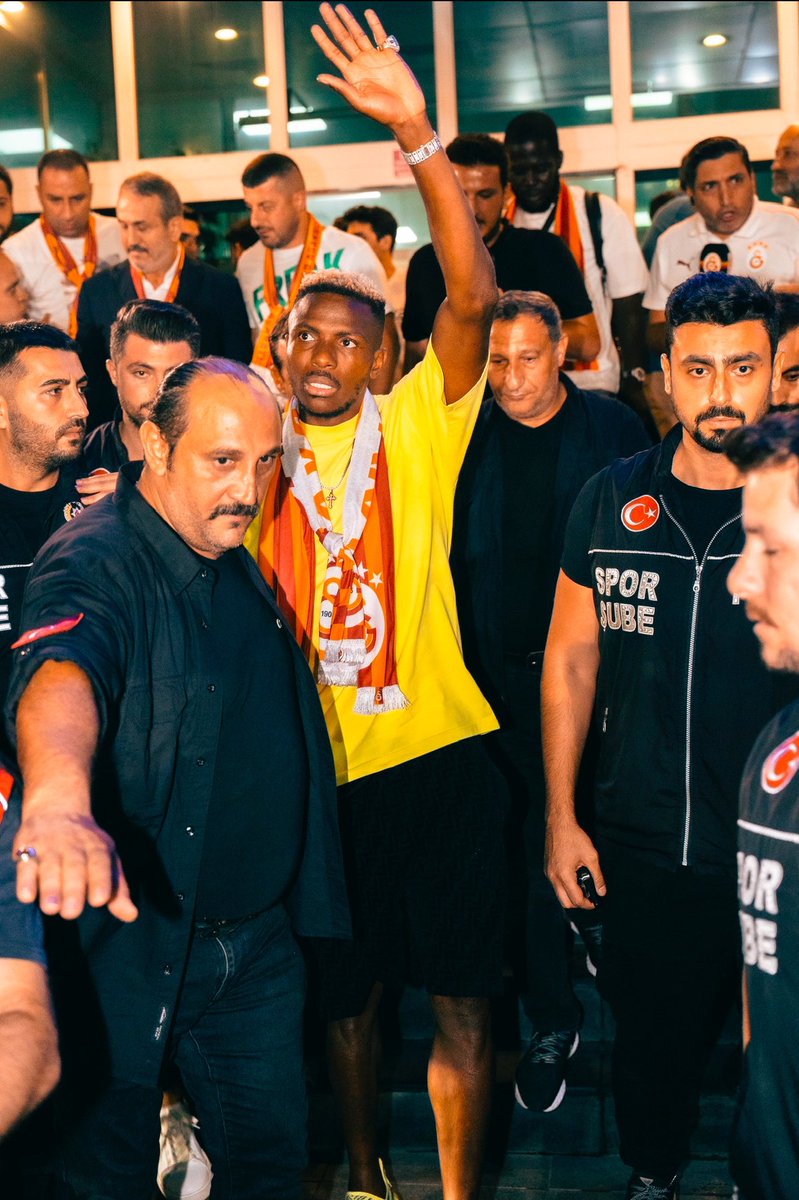 Bu kez gelişini sadece karşılamayacağız, omuzlarda taşıyacağız.