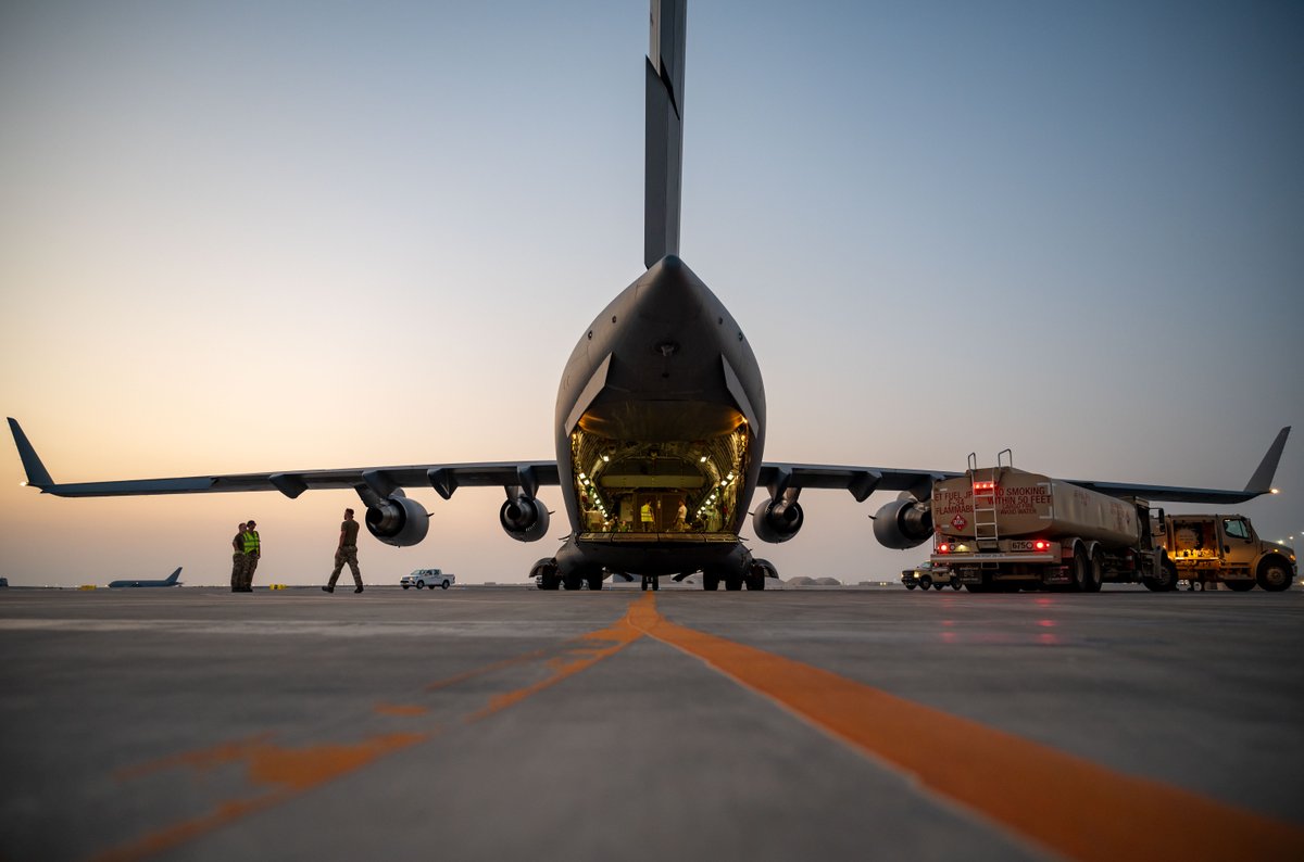 RoyalAirForce's tweet photo. The RAF Air Mobility Force keeps missions moving anywhere in the world. 🌍✈️
C-17s from 99 Sqn have flown strategic airlifts in support of #OpHightmast, working with 🇺🇸 @usairforce partners to transport supplies along the Indo-Pacific route.
🔗Read more: https://t.co/Uv78kGrdTU https://t.co/StRoYO2A6r