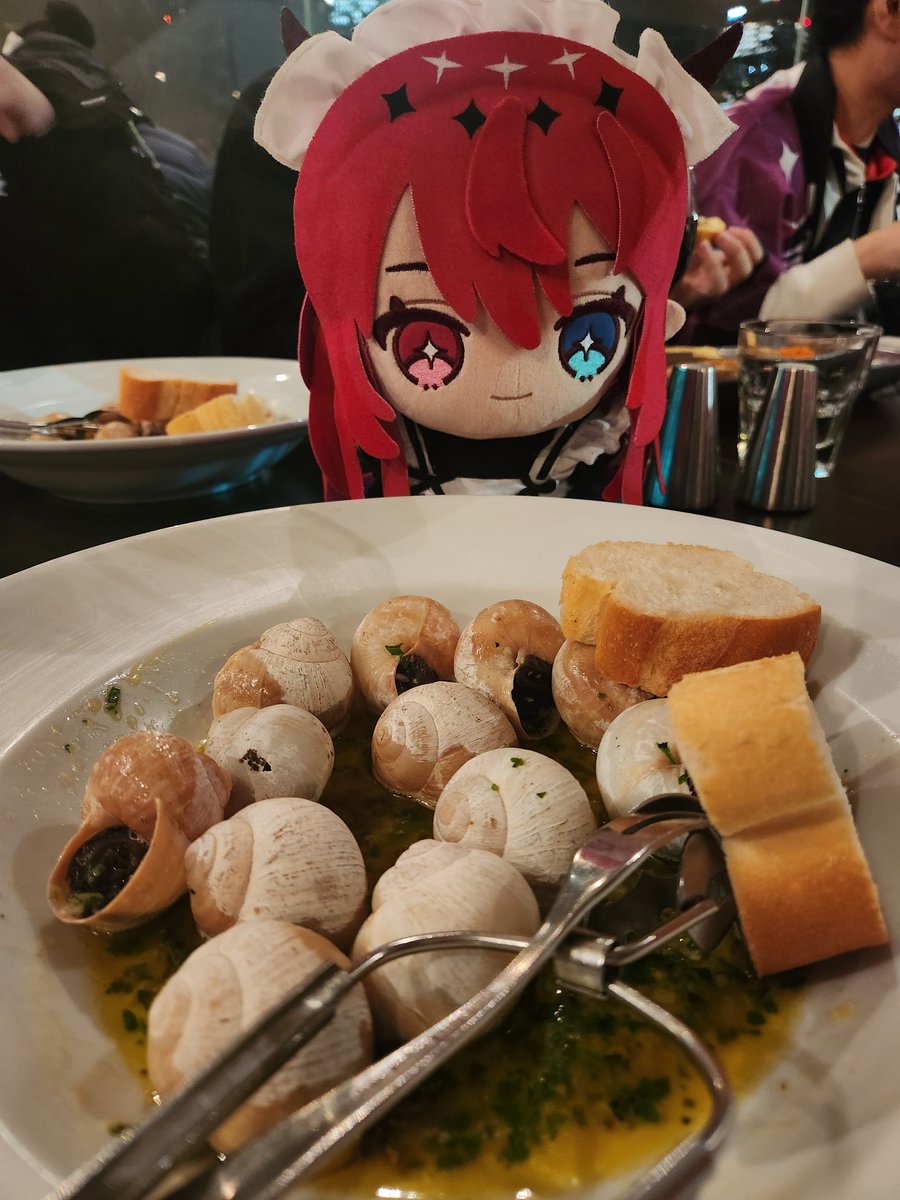 She serve me escargot 
Bon appetit 😁