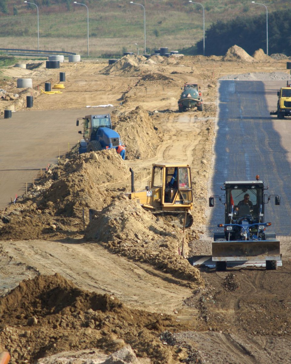 FEVEC (@fevec_valencia) on Twitter photo La necesidad de reconstrucción tras la dana, requiere una respuesta coordinada que se traduzca en un trabajo eficaz por parte de las empresas del sector y eficiente para el conjunto de la sociedad afectada.
Más información vía <a href="/elEconomistaes/">elEconomista.es</a>: f.mtr.cool/fmbnpuiboa La necesidad de reconstrucción tras la dana, requiere una respuesta coordinada que se traduzca en un trabajo eficaz por parte de las empresas del sector y eficiente para el conjunto de la sociedad afectada.
Más información vía <a href="/elEconomistaes/">elEconomista.es</a>: f.mtr.cool/fmbnpuiboa