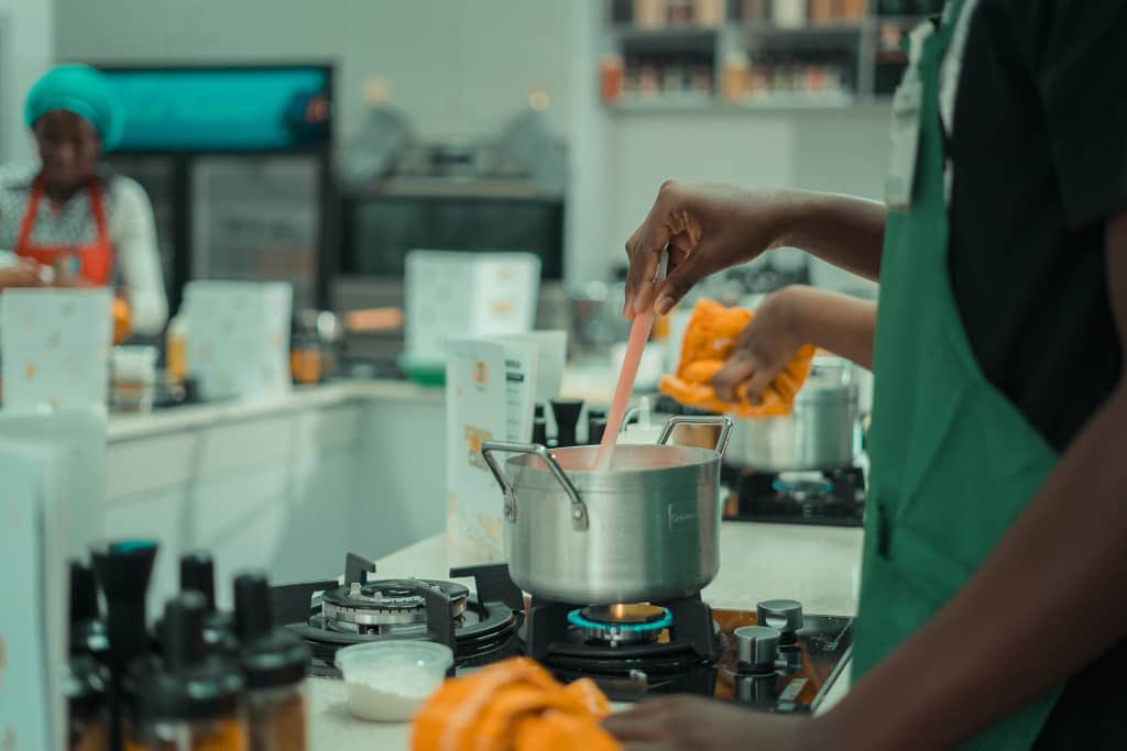 LagosJunction's tweet image. Don’t let your kids have the usual boring summer 😩
Make it fun, purposeful, and skill-filled!

👩🏽‍🍳 HotHobs Culinary Academy presents:
Junior Chefs Summer Adventure 🎉✨

Let them learn real cooking skills, build confidence, and enjoy every moment!

📍Limited slots available
📲…