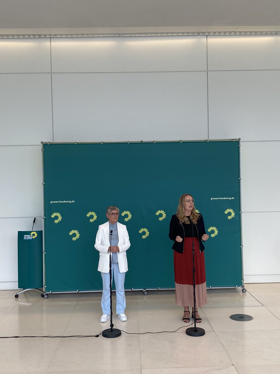 FHackenbruch's tweet image. Die Grünen-Fraktionsspitze will heute keine Verfassungsrichterwahlen mehr, man werde Union und SPD eine Verschiebung vorschlagen. Vor allem Jens Spahn werfen @BriHasselmann & @katdro „Dilettantismus“ vor. @Tagesspiegel
