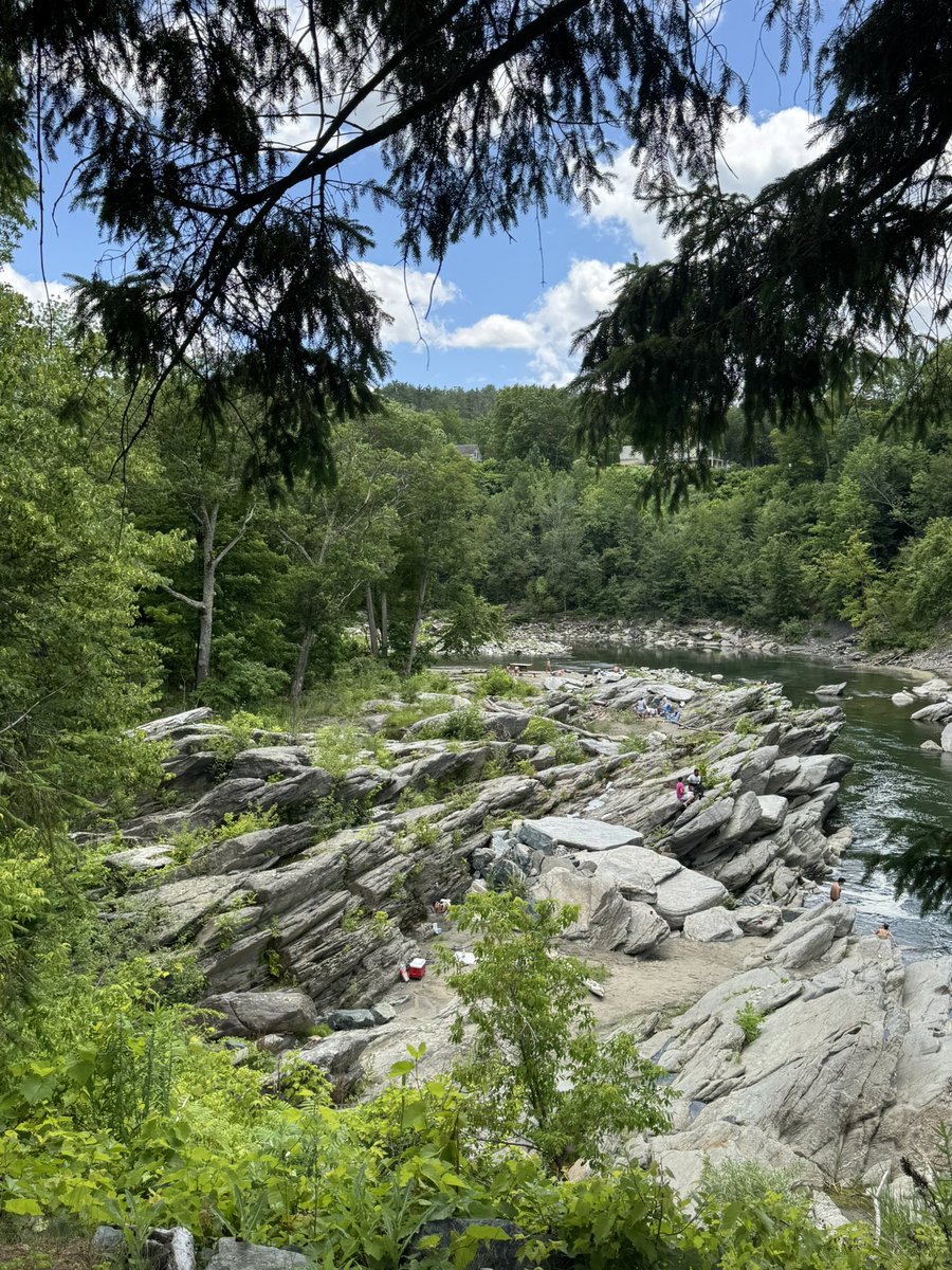 DrBrucePereira's tweet image. The Quechee Covered Bridge, built in 1970, offers dramatic views of the old dam waterfall &amp;amp; a scenic gorge.

#coveredbridge #vermont #quechee