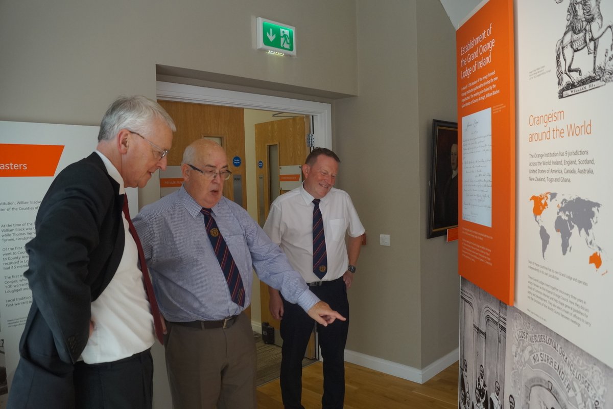 NIOgov's tweet image. Secretary of State @hilarybennmp visited Sloan's House @orangeheritage in Loughgall for a tour of the museum.
The birthplace of the Orange Order in 1795, the Museum showcases an important part of Northern Ireland's cultural heritage.