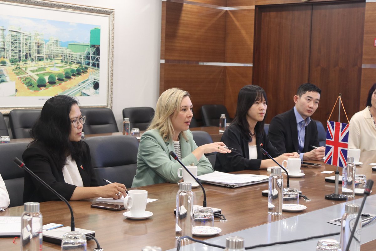 UKinVietnam's tweet image. The 🇬🇧 Embassy, NSMO and Arup launched a new set of technical assistance projects under 🇬🇧 Government’s Partnering for Accelerated Climate Transitions (UK PACT). This £1M initiative aims to enhance the operational capacity of the NSMO and support 🇻🇳’s energy transition.