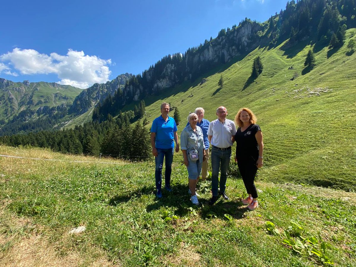🤝 Deux jours en Haute-Savoie, au plus près du terrain !

🚤 Hier matin, sortie sur le lac Léman avec <a href="/XavierRoseren/">Xavier Roseren</a> et Hugo Favre-Rochex, pêcheur dans la région. La situation est préoccupante : diminution de 46 % de poissons capturés côté français par rapport à la moyenne des 4