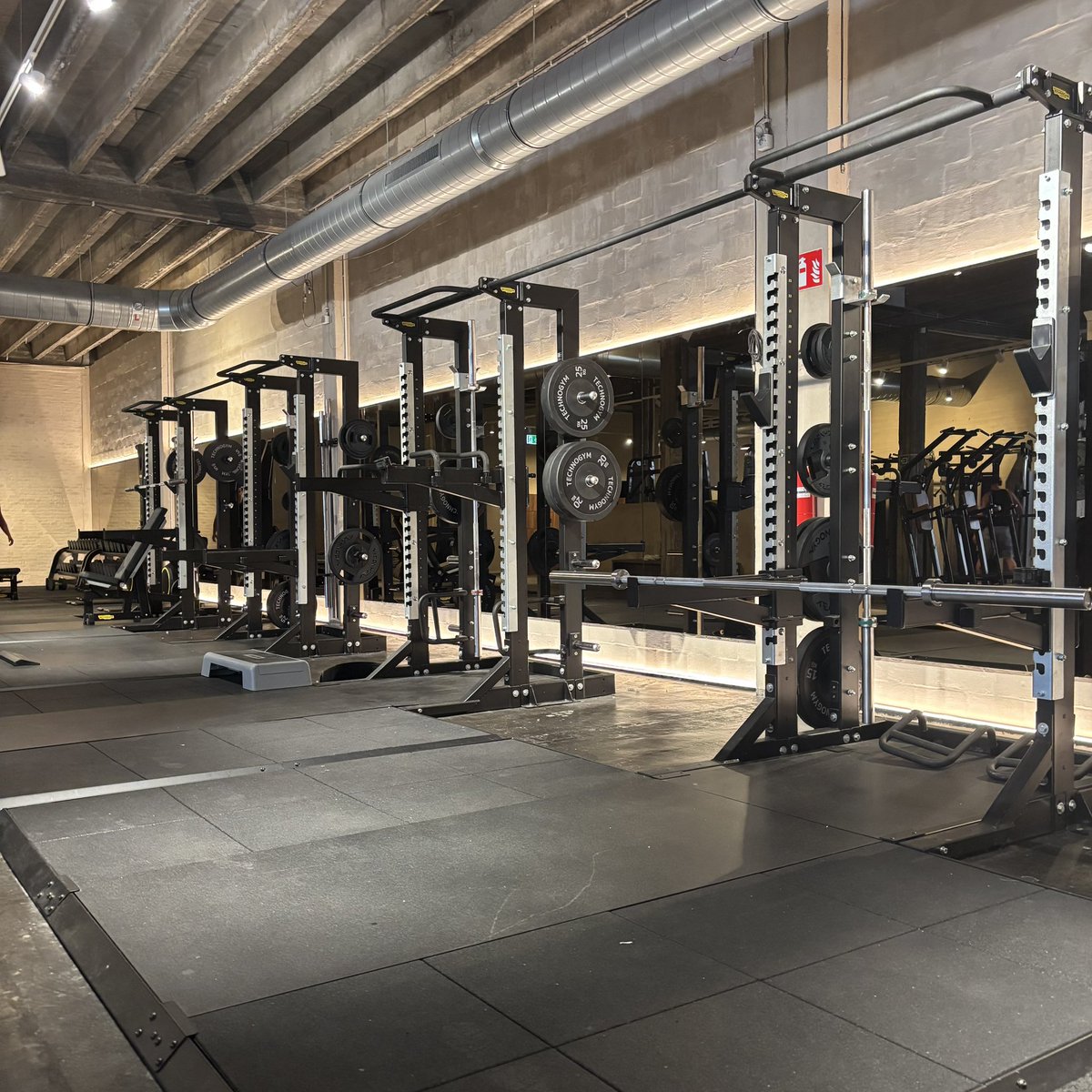 To celebrate to epic $BTC pump, you need to go the gym and get a pump yourself.

Puuuuump everything.