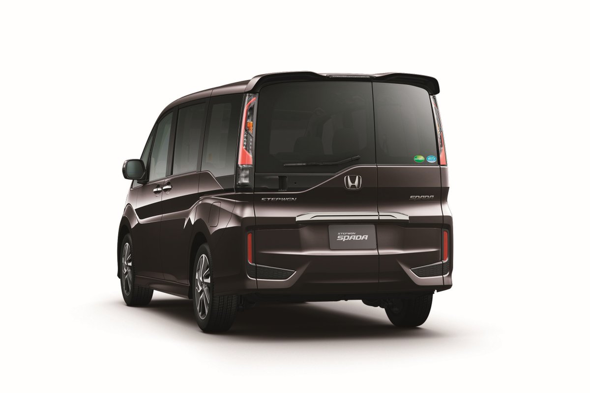 bestcarmagazine's tweet photo. ランクル250のリアハッチは跳ね上げ式だけど……。ランクル70やプラド、ジムニーみたいに本格オフローダーには横開きが似合うよなぁ。もちろんミニバンでも5代目ステップワゴンの「わくわくゲート」が素晴らしかった！
#ラン��クルーザー #プラド #ジムニー #ステップワゴン
https://t.co/uju0acijfR https://t.co/YCsE1bMoGw