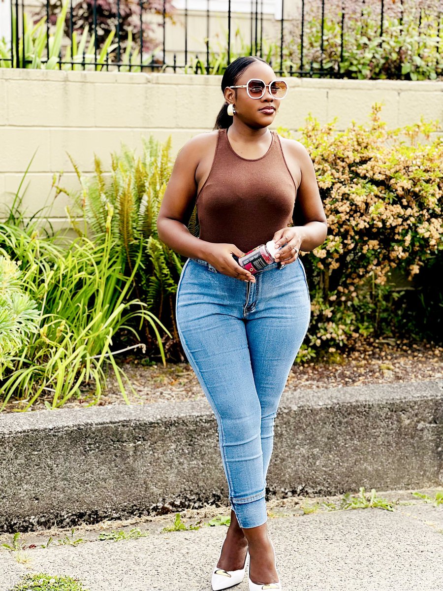 precious_remmie's tweet image. You talk about my shades I block u😂just let me wear my shades again and again in peace koz they are mine I beg😂and ofcourse @raresbelleskincareclinic body trim is doing it’s magic touch on me 👌am loving my results🫶🏾 0771 384 735