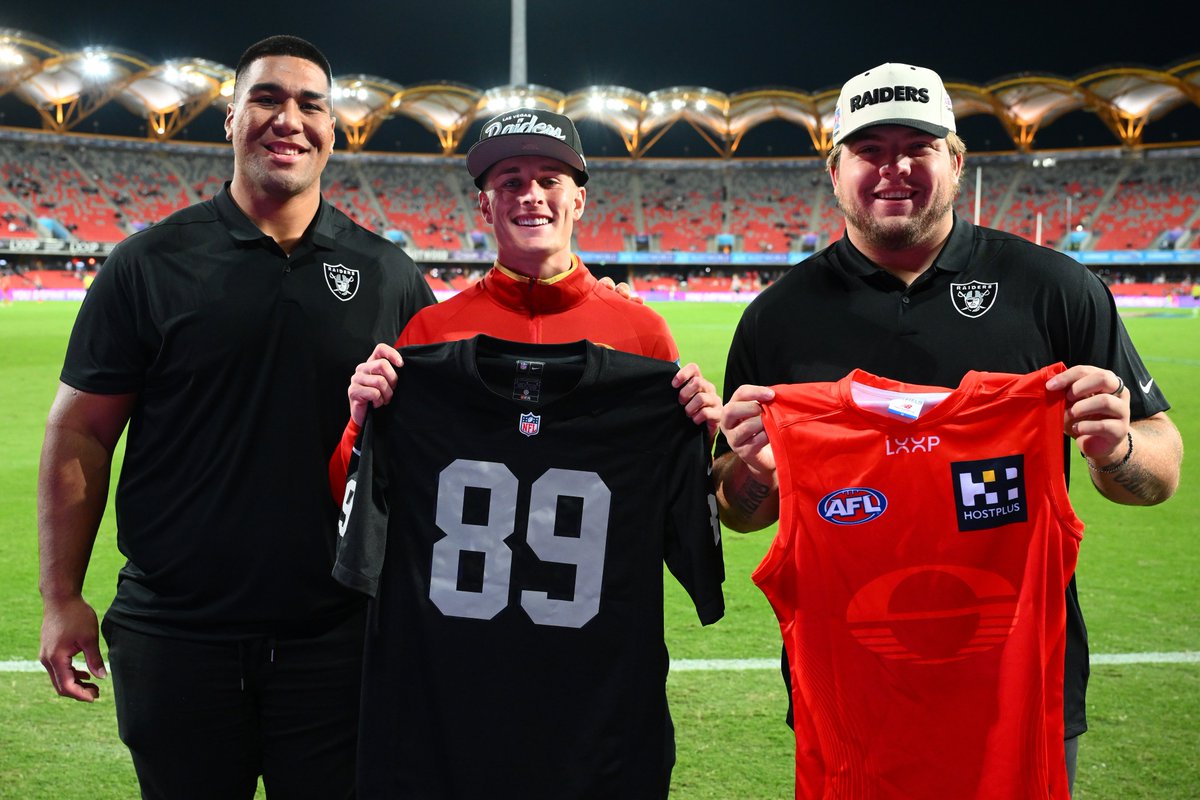 AFL (@afl) on Twitter photo Laki Tasi and Jackson Powers-Johnson from the <a href="/Raiders/">Las Vegas Raiders</a> are at tonight's game 👋
#AFLSunsPies Laki Tasi and Jackson Powers-Johnson from the <a href="/Raiders/">Las Vegas Raiders</a> are at tonight's game 👋
#AFLSunsPies
