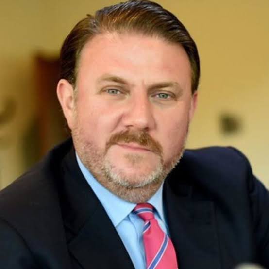 Yiğit Bulut vefat etti
Allah rahmet eylesin
Üzüldüm ve içim titredi

Pankreas kanseriydi
Aynı yaştaydık
Yıl 2005 tanıştık, sohbetler ettik
Aynı çatı altında çalıştık
O CNN’de ben Kanal D Haber
Sonra beni Habertürk’e
transfer etmek istedi,
“hayır” dedim

Yıllarca görüşmedik
En son