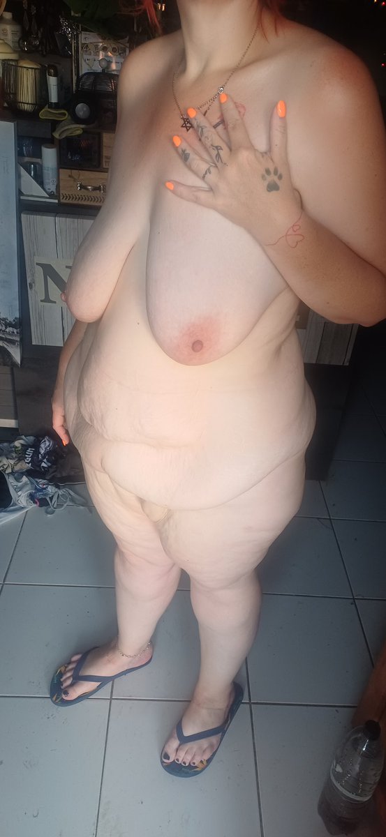 milfbbw79's tweet photo. #Bon #vendrediseins de la part des mes #grosses #loches  #bbw #retweet #like https://t.co/csts61vY5z